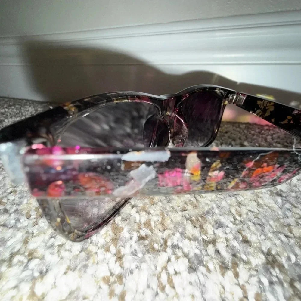 Black sunglasses with floral frames black lenses - Picture 4 of 5